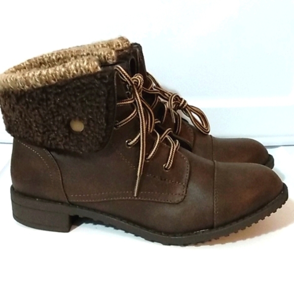 CLIFFS BY WHITE MOUNTAIN CHOCOLATE BROWN LACE UP FUR TRIM ANKLE BOOTS SZ… - Picture 4 of 11